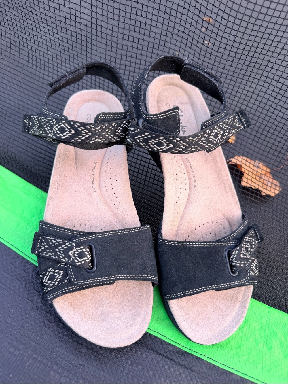 Clarks Amanda Sprint Women's
Sandals 9M Black Suede Adjustable